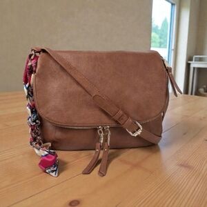 Mystique Women's Brown and Tan Shoulder Bag